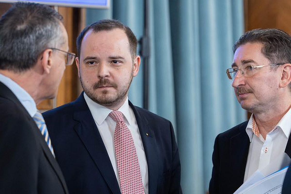 Guvernul modifica Legea Sanatatii | Angajari, birocratie redusa si cumulul pensiei cu salariul